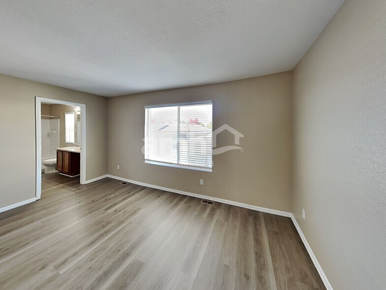 Building Photo - 5567 N Gibraltar St