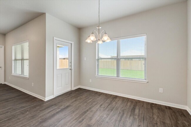 Building Photo - 7436 Garden Glen