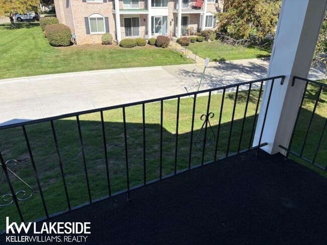 Building Photo - 14231 Ivanhoe Dr