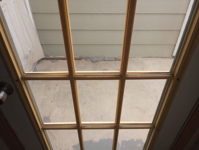 Building Photo - Dearborn 2 bed 1 bath, Great location off ...