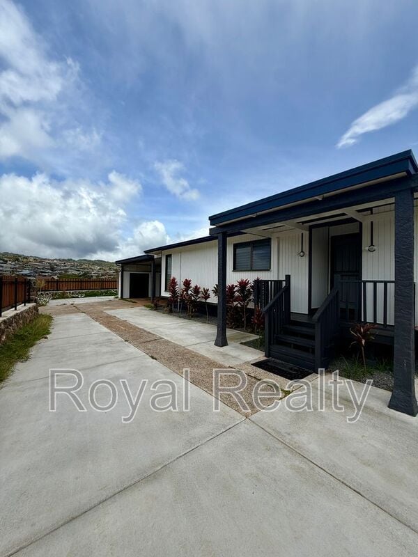 Building Photo - 98-1613 Ho'olauae St