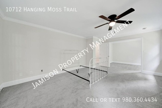 Building Photo - 10712 Hanging Moss Trail