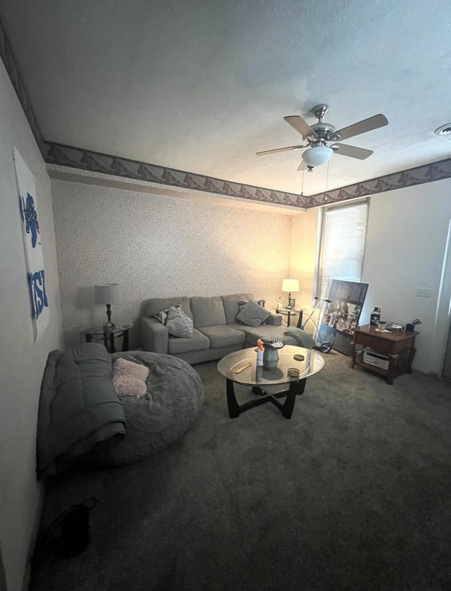 Building Photo - 933 S 4th St