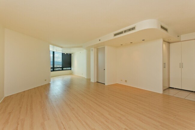 Building Photo - 2/2/2 Harbor and ocean view unit