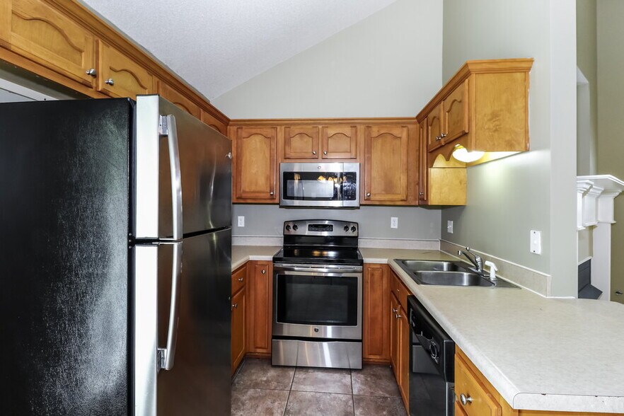 Building Photo - 2842 Misty Briar Cove