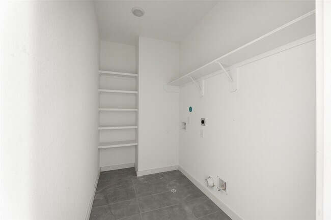 Building Photo - 3620 Sauer St