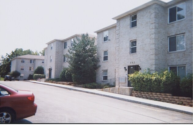 Primary Photo - Country Estates