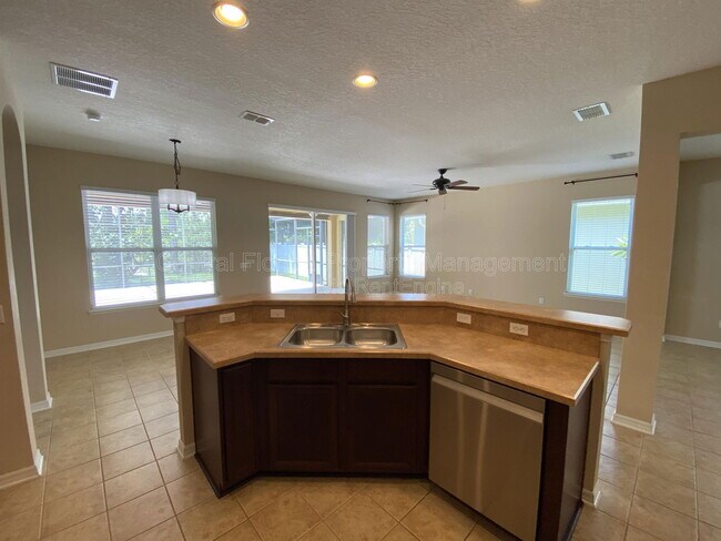 Building Photo - 13131 Penshurst Ln