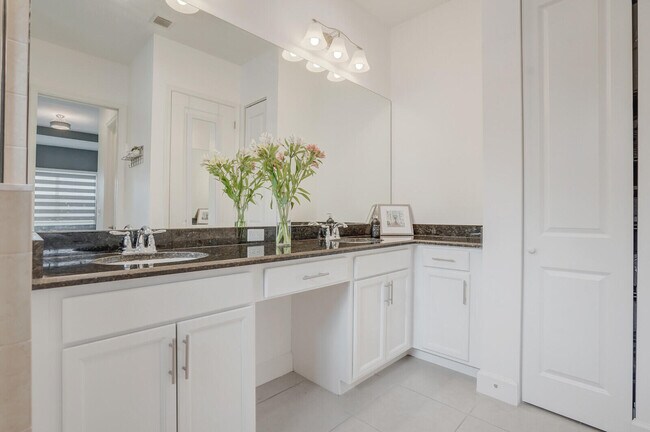 Building Photo - 16074 Whippoorwill Cir