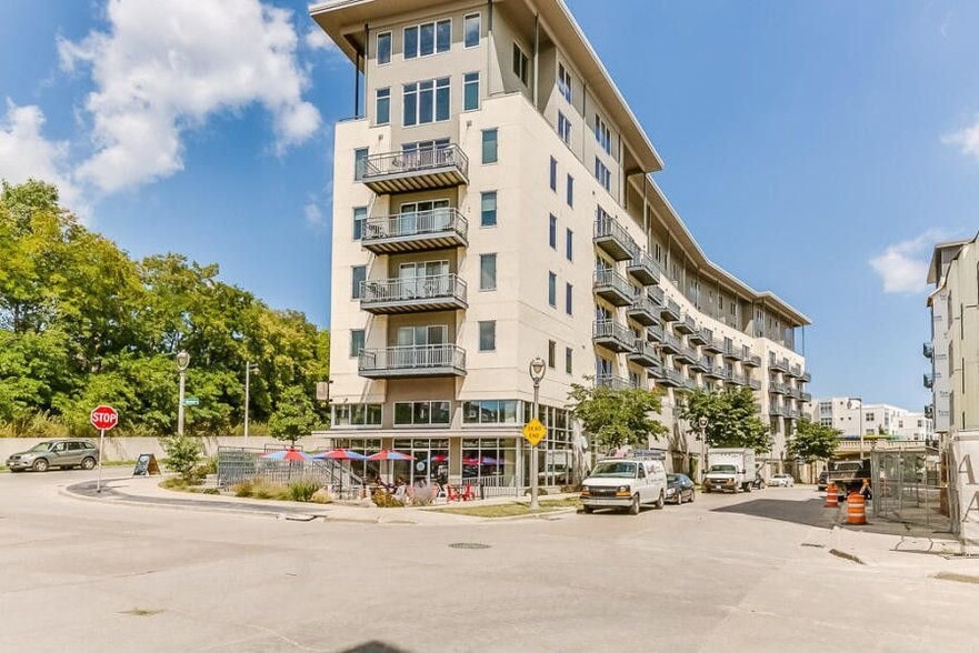 Building Photo - 2080 N Commerce St