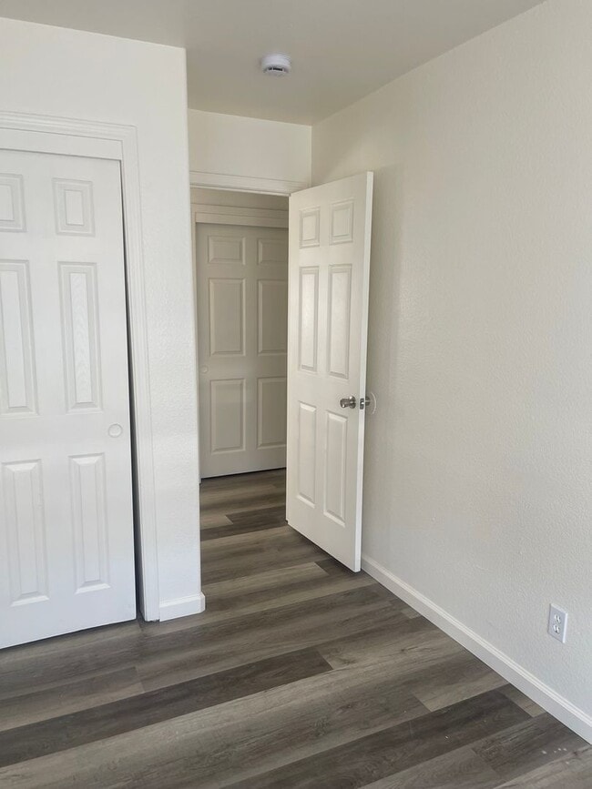 Building Photo - Coming Soon! Charming 3-Bedroom, 2-Bathroom Home for Rent in Quiet Neighborhood