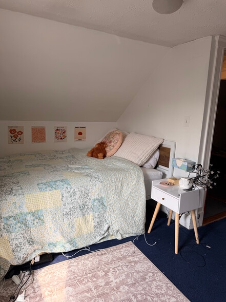 Bedroom 3 - 49 Sunset Rd