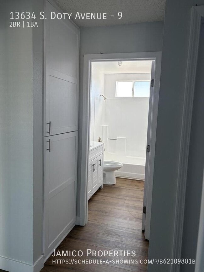 Building Photo - 13634 S Doty Ave