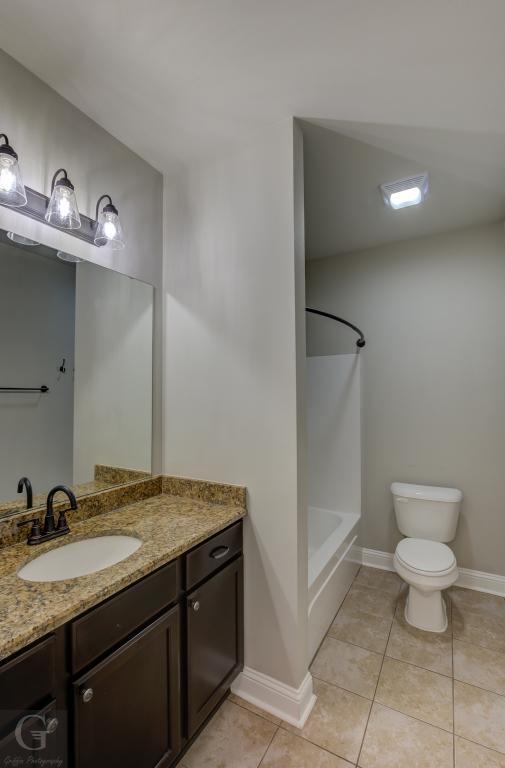 Building Photo - 650 Alder Ln