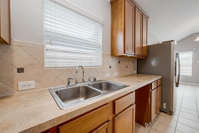 Building Photo - 1807 Hidden Breeze Dr