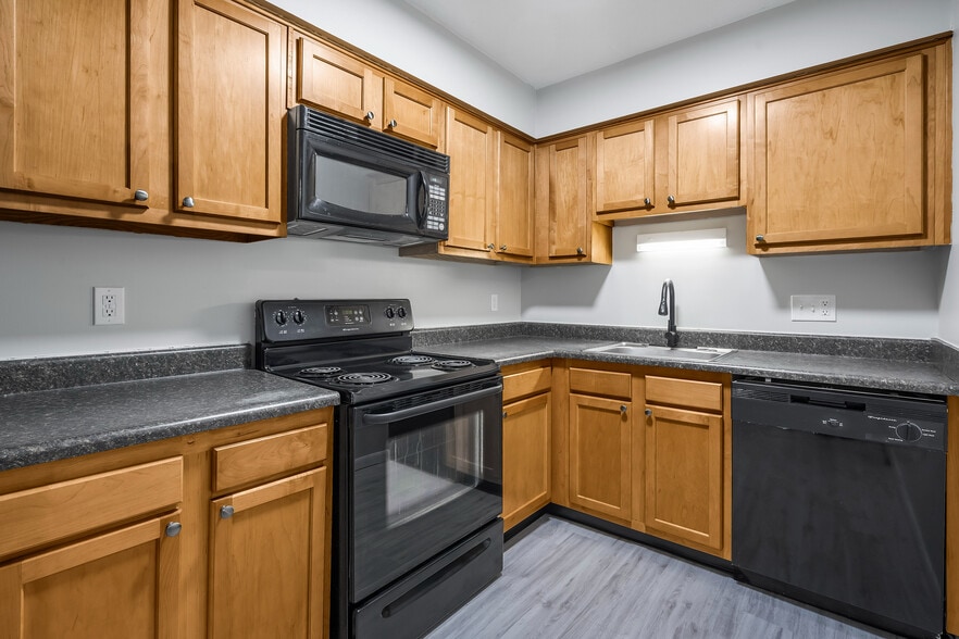 Kitchen - Stone Lodge Apartments