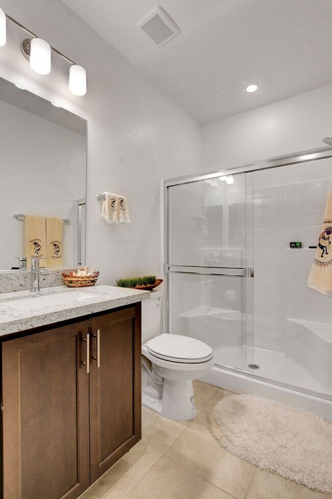 Building Photo - Beautiful Energy Star Home in Skye Hills