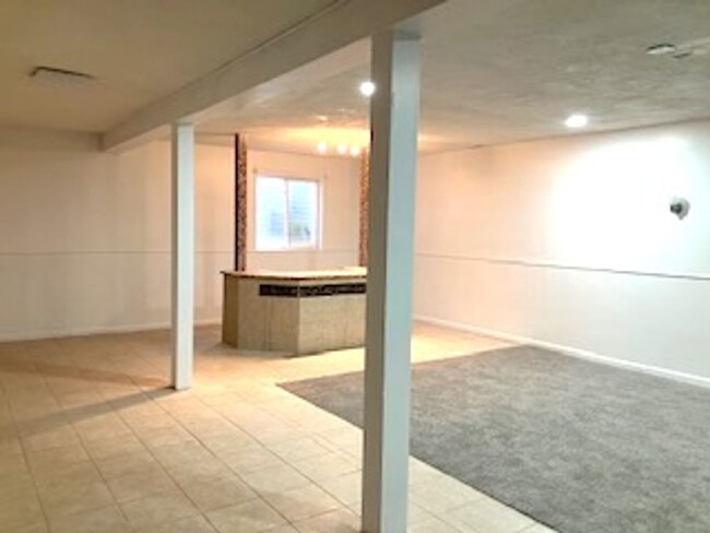 Building Photo - ***Spacious DREAM HOME w/Fresh Paint New A...