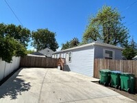 Building Photo - Available now! 2 bed/2 bath Close to Downtown Lodi