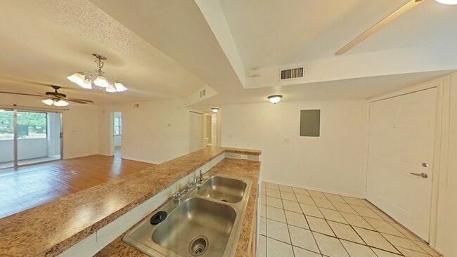 Building Photo - 380 2nd Ave N