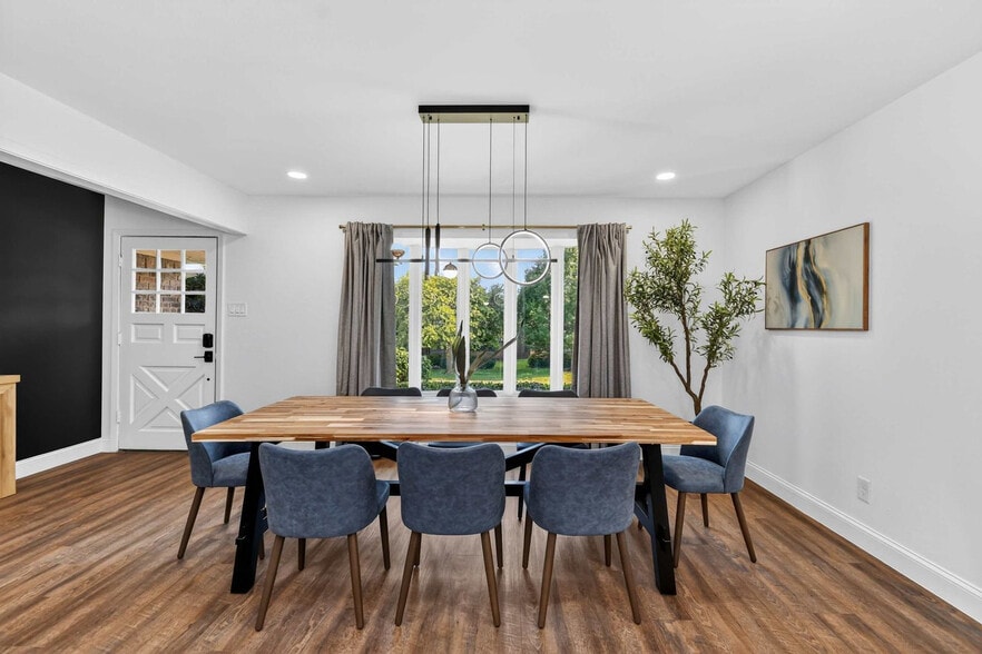 Building Photo - 7651 La Bolsa Dr