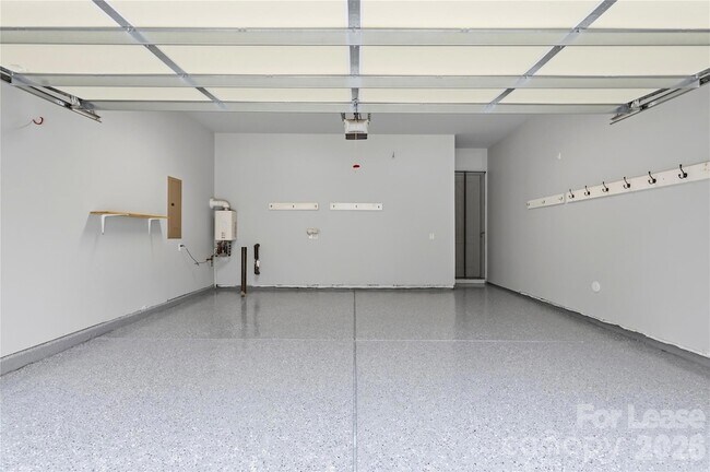 Building Photo - 5401 Meadowcroft Way