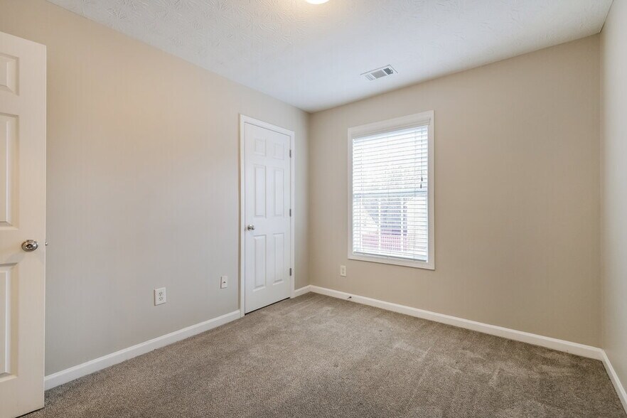 Building Photo - 1472 Alcovy Falls Dr SE