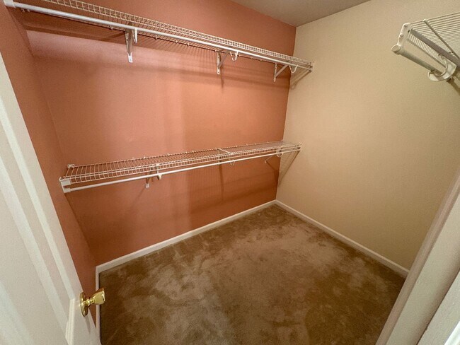 Building Photo - Ranch home in quiet neighborhood