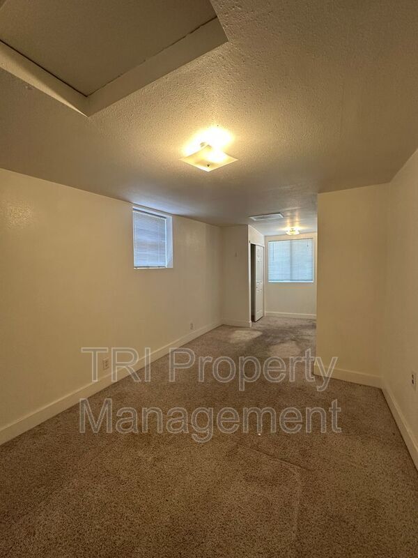 Building Photo - 2304 9th Ave