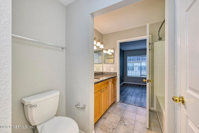 Building Photo - 13703 Richmond Park Dr N