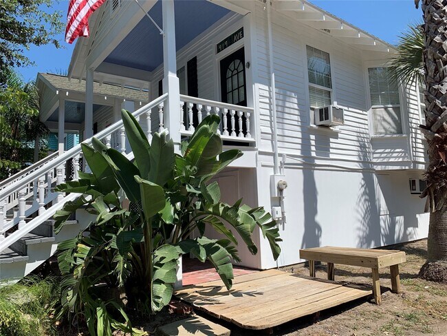 Building Photo - 919 Avenue L