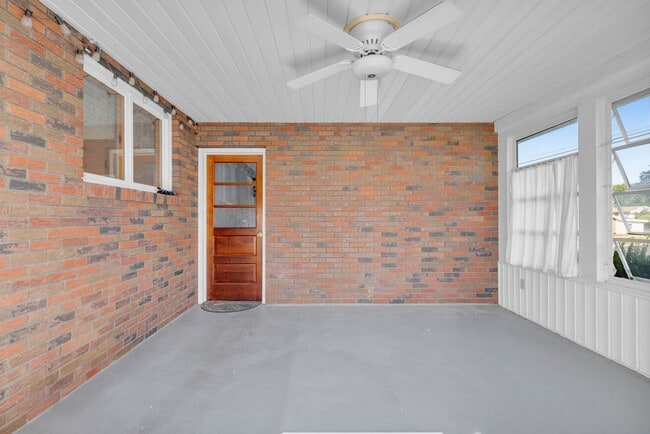 Building Photo - Charming 2-Bedroom Home in the Heart of Ca...