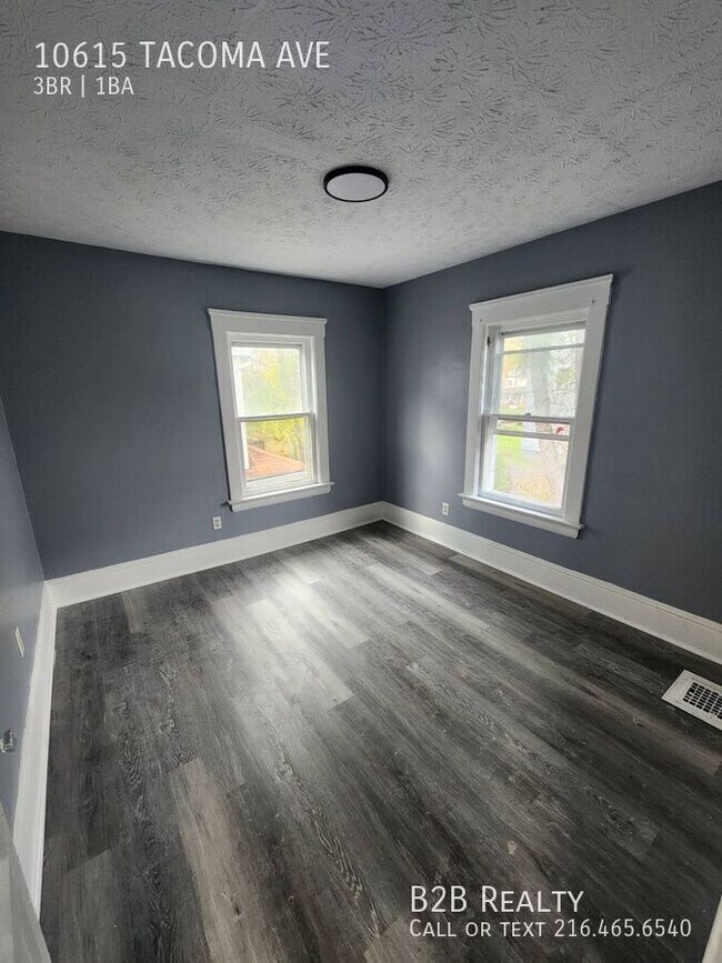 Building Photo - 10615 Tacoma Ave