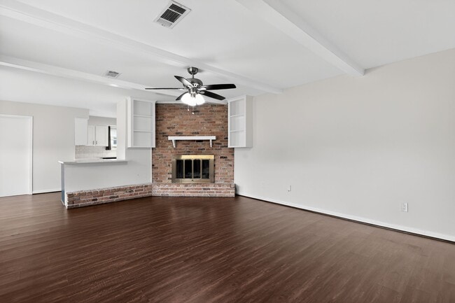 Building Photo - 6031 Rutherglenn Dr