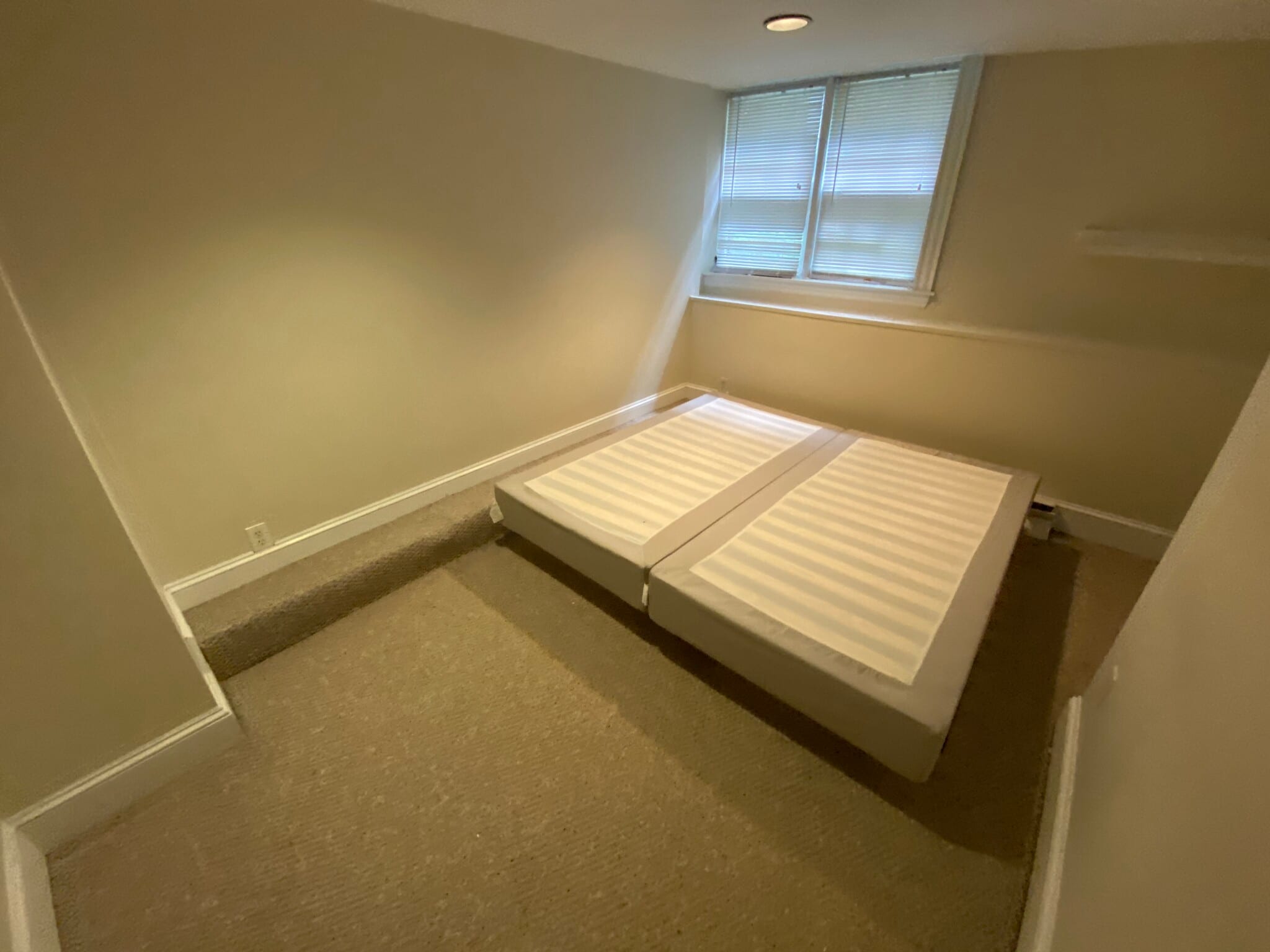 Building Photo - 16 Cedar Lane Way