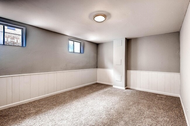 Building Photo - Updated 4-bed, 2-bath home - Blocks from Regis University!