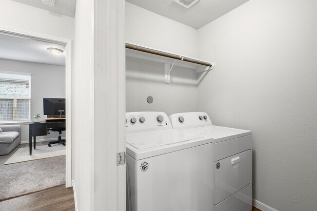 Building Photo - 6303 Cambrai Wood Ln