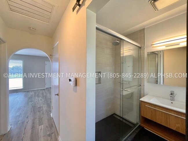 Building Photo - Charming 2-Bedroom Mesa Home with Ocean Vi...