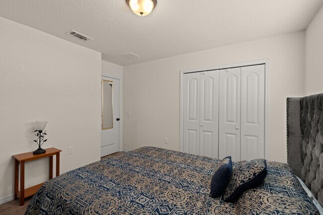 Building Photo - 124 Lillian Wy