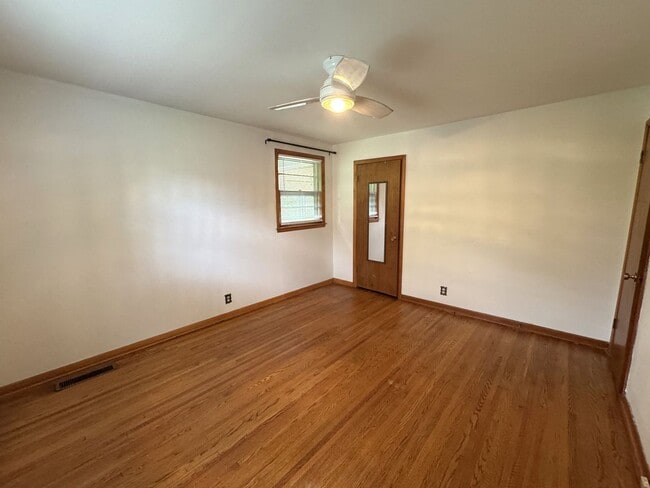 Building Photo - Excellent 2 Bedroom Home in East Nashville!