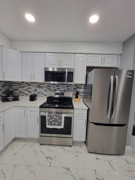 Kitchen - 1116 Madrid Ave