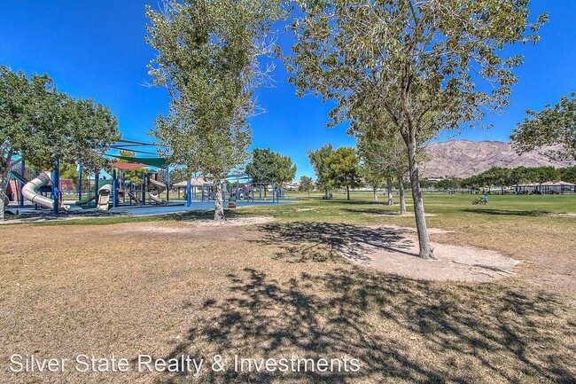 Building Photo - 2 br, 2.5 bath House - 6578 MARILYN MONROE...