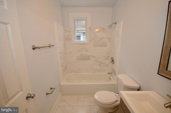 Building Photo - 601 Eldridge Ave