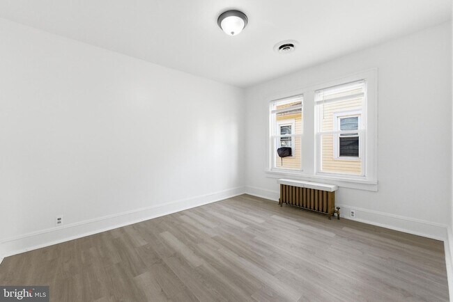 Building Photo - 140 Maddock Ave