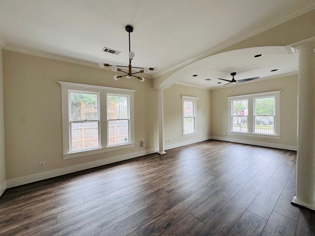 Building Photo - 1345 Nashua St