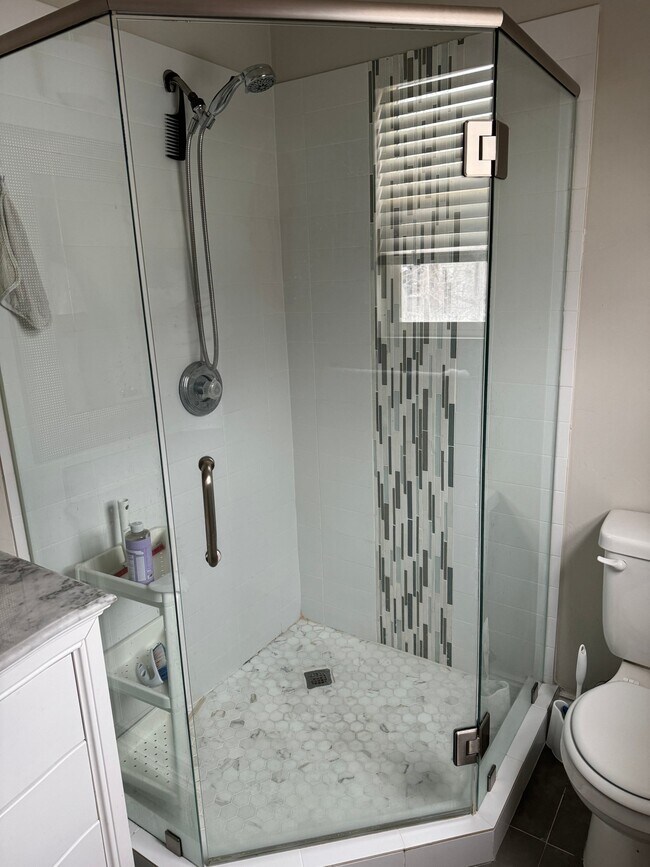 Building Photo - 2532 Hillside Village Ct