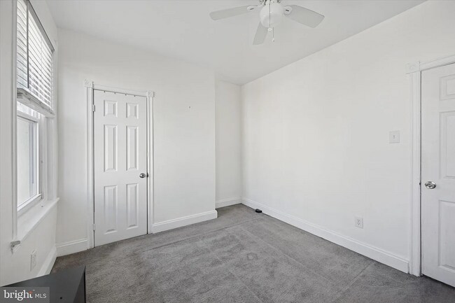 Building Photo - Modern 3-Bedroom Rowhome with Backyard Pat...