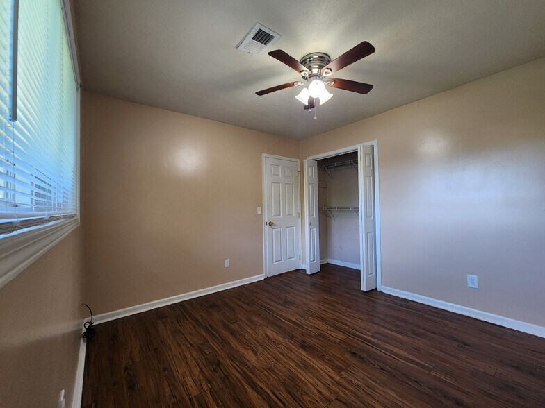 Building Photo - 6515 Forrest Rd