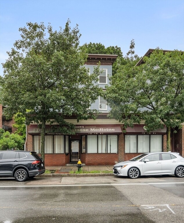 Building Photo - 570 Washington St