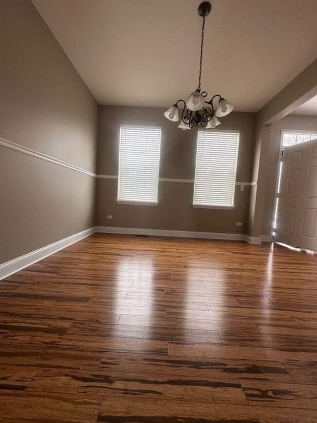 Building Photo - Move-In Ready 3Br 2Ba